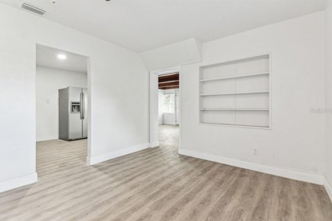 Villa ou maison à louer à Tampa, Floride: 3 chambres, 107.02 m2 № 2387504 - photo 11