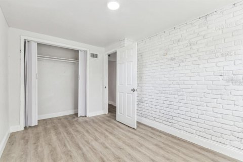 Villa ou maison à louer à Tampa, Floride: 3 chambres, 107.02 m2 № 2387504 - photo 9