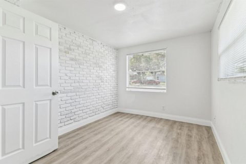 Villa ou maison à louer à Tampa, Floride: 3 chambres, 107.02 m2 № 2387504 - photo 8