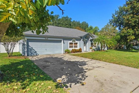 House in Winter Garden, Florida 4 bedrooms, 209.49 sq.m. № 2430560 - photo 2