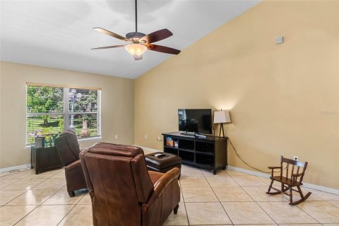 House in Winter Garden, Florida 4 bedrooms, 209.49 sq.m. № 2430560 - photo 9