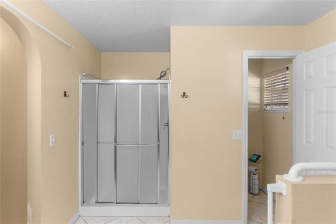 House in Winter Garden, Florida 4 bedrooms, 209.49 sq.m. № 2430560 - photo 18