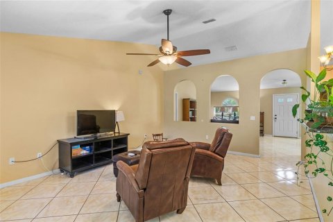 House in Winter Garden, Florida 4 bedrooms, 209.49 sq.m. № 2430560 - photo 7