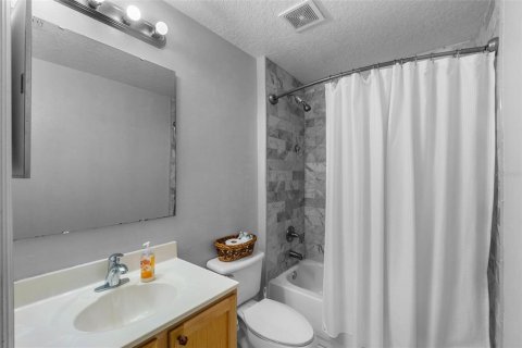 House in Winter Garden, Florida 4 bedrooms, 209.49 sq.m. № 2430560 - photo 21
