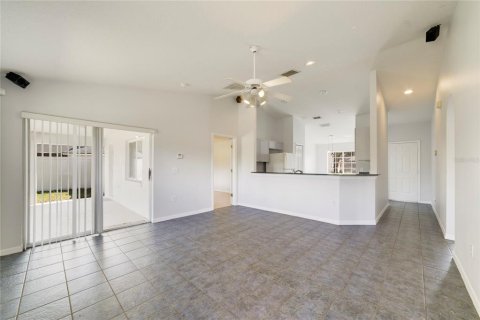 Casa en venta en Davenport, Florida, 3 dormitorios, 114.46 m2 № 2208393 - foto 9