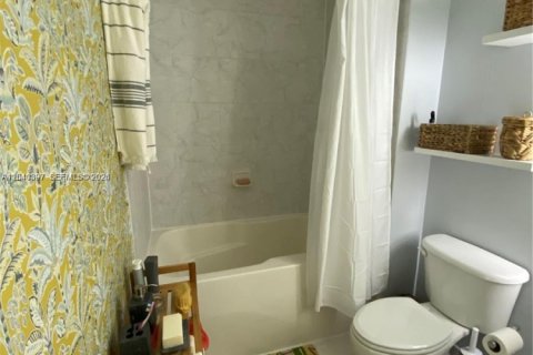 Снять в аренду кондоминиум в Майами, Флорида 1 спальня, 60.48м2, № 2086656 - фото 10