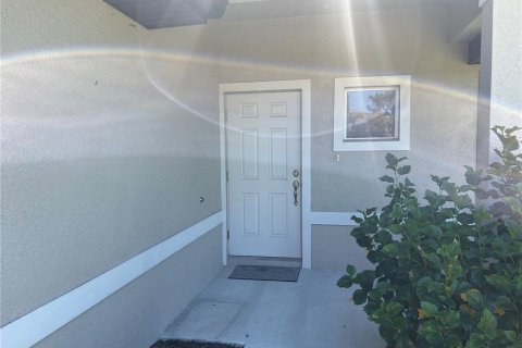 Apartment in Port Charlotte, Florida 3 bedrooms, 115.66 sq.m. № 1911129 - photo 2