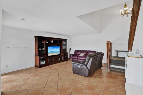 Adosado en venta en Miami, Florida, 2 dormitorios, 126.35 m2 № 2043939 - foto 10