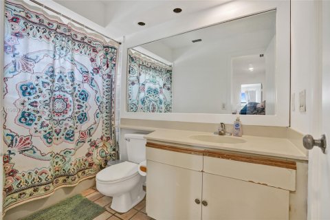 Adosado en venta en Miami, Florida, 2 dormitorios, 126.35 m2 № 2043939 - foto 25