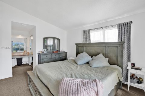 Adosado en venta en Miami, Florida, 2 dormitorios, 126.35 m2 № 2043939 - foto 17