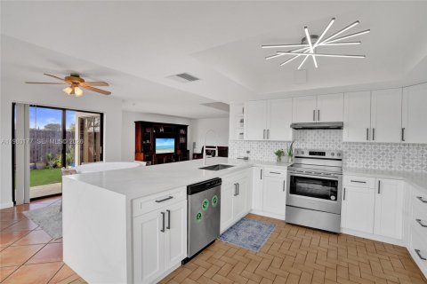 Adosado en venta en Miami, Florida, 2 dormitorios, 126.35 m2 № 2043939 - foto 4