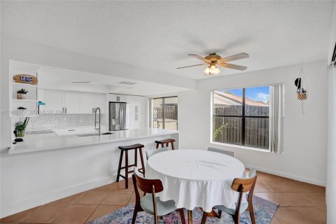 Adosado en venta en Miami, Florida, 2 dormitorios, 126.35 m2 № 2043939 - foto 7