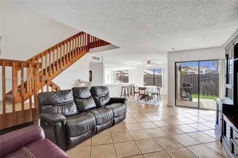 Adosado en venta en Miami, Florida, 2 dormitorios, 126.35 m2 № 2043939 - foto 13