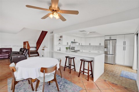 Adosado en venta en Miami, Florida, 2 dormitorios, 126.35 m2 № 2043939 - foto 8
