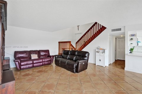 Adosado en venta en Miami, Florida, 2 dormitorios, 126.35 m2 № 2043939 - foto 11