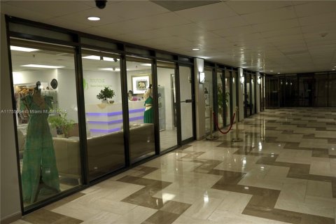 Condominio en venta en Miami, Florida, 1 dormitorio, 78.04 m2 № 1874332 - foto 29