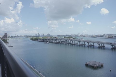 Condominio en venta en Miami, Florida, 1 dormitorio, 78.04 m2 № 1874332 - foto 3