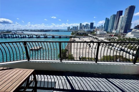 Condominio en venta en Miami, Florida, 1 dormitorio, 78.04 m2 № 1874332 - foto 1