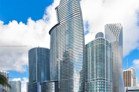 Condominio en venta en Miami, Florida, 2 dormitorios, 122.35 m2 № 1460257 - foto 2