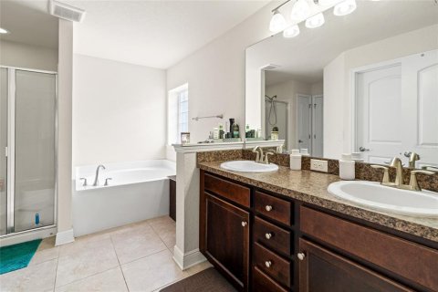 House in Wimauma, Florida 3 bedrooms, 181.9 sq.m. № 1801619 - photo 18