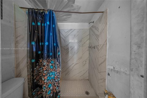 House in Miami, Florida 3 bedrooms, 114.36 sq.m. № 1962999 - photo 22