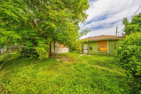 House in Miami, Florida 3 bedrooms, 114.36 sq.m. № 1962999 - photo 27