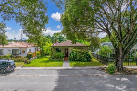 House in Miami, Florida 3 bedrooms, 114.36 sq.m. № 1962999 - photo 24