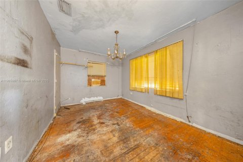 House in Miami, Florida 3 bedrooms, 114.36 sq.m. № 1962999 - photo 15