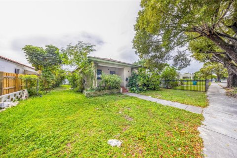 House in Miami, Florida 3 bedrooms, 114.36 sq.m. № 1962999 - photo 28