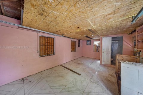 House in Miami, Florida 3 bedrooms, 114.36 sq.m. № 1962999 - photo 21