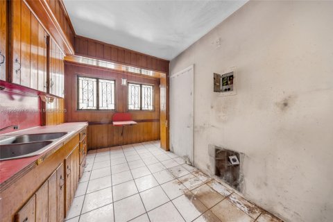 House in Miami, Florida 3 bedrooms, 114.36 sq.m. № 1962999 - photo 6