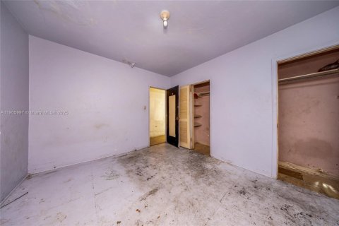 House in Miami, Florida 3 bedrooms, 114.36 sq.m. № 1962999 - photo 12