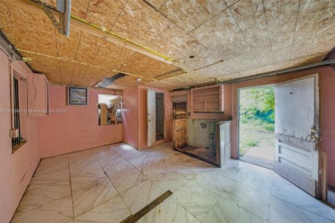 House in Miami, Florida 3 bedrooms, 114.36 sq.m. № 1962999 - photo 20