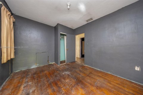 House in Miami, Florida 3 bedrooms, 114.36 sq.m. № 1962999 - photo 10