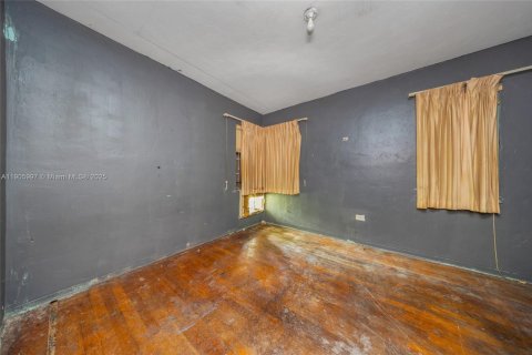 House in Miami, Florida 3 bedrooms, 114.36 sq.m. № 1962999 - photo 11