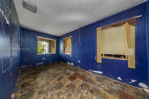 House in Miami, Florida 3 bedrooms, 114.36 sq.m. № 1962999 - photo 5