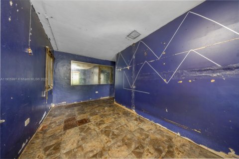 House in Miami, Florida 3 bedrooms, 114.36 sq.m. № 1962999 - photo 4