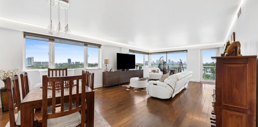 Condo in Fort Lauderdale, Florida, 2 bedrooms  № 2185998