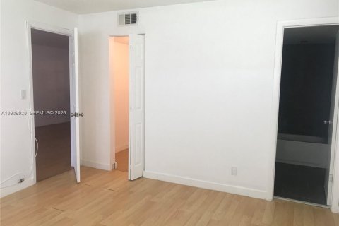 Copropriété à vendre à Tamarac, Floride: 2 chambres, 88.16 m2 № 2152984 - photo 6