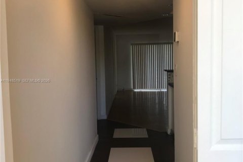 Copropriété à vendre à Tamarac, Floride: 2 chambres, 88.16 m2 № 2152984 - photo 4