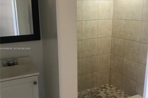 Copropriété à vendre à Tamarac, Floride: 2 chambres, 88.16 m2 № 2152984 - photo 8