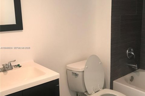 Copropriété à vendre à Tamarac, Floride: 2 chambres, 88.16 m2 № 2152984 - photo 7