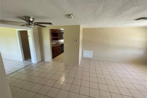 House in Holiday, Florida 3 bedrooms, 110.09 sq.m. № 1771698 - photo 16