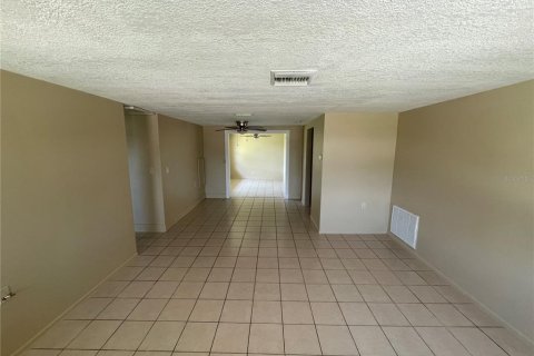 House in Holiday, Florida 3 bedrooms, 110.09 sq.m. № 1771698 - photo 3