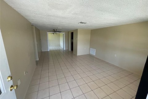 House in Holiday, Florida 3 bedrooms, 110.09 sq.m. № 1771698 - photo 2