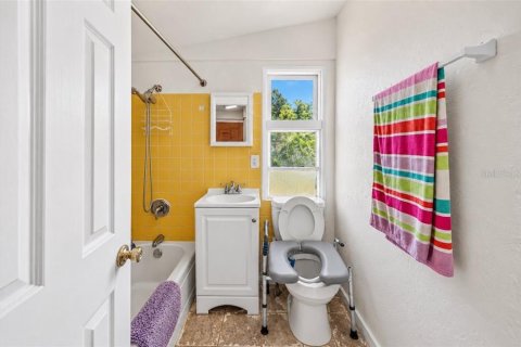 Immobilier commercial à vendre à Daytona Beach, Floride: 12 chambres, 200.11 m2 № 2403557 - photo 25