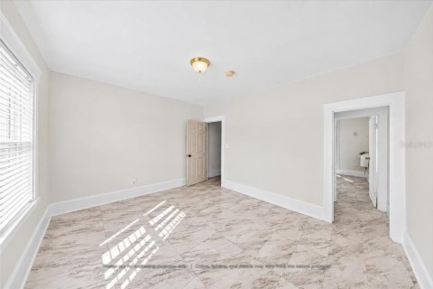 Immobilier commercial à vendre à Daytona Beach, Floride: 12 chambres, 200.11 m2 № 2403557 - photo 13