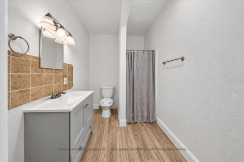 Immobilier commercial à vendre à Daytona Beach, Floride: 12 chambres, 200.11 m2 № 2403557 - photo 6
