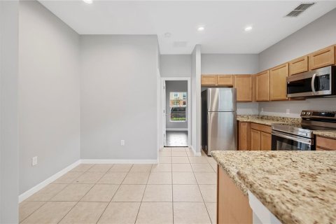 Townhouse in Lakeland, Florida 4 bedrooms, 137.4 sq.m. № 1808008 - photo 8