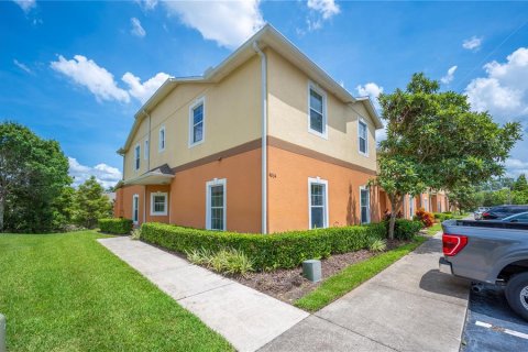 Townhouse in Lakeland, Florida 4 bedrooms, 137.4 sq.m. № 1808008 - photo 1